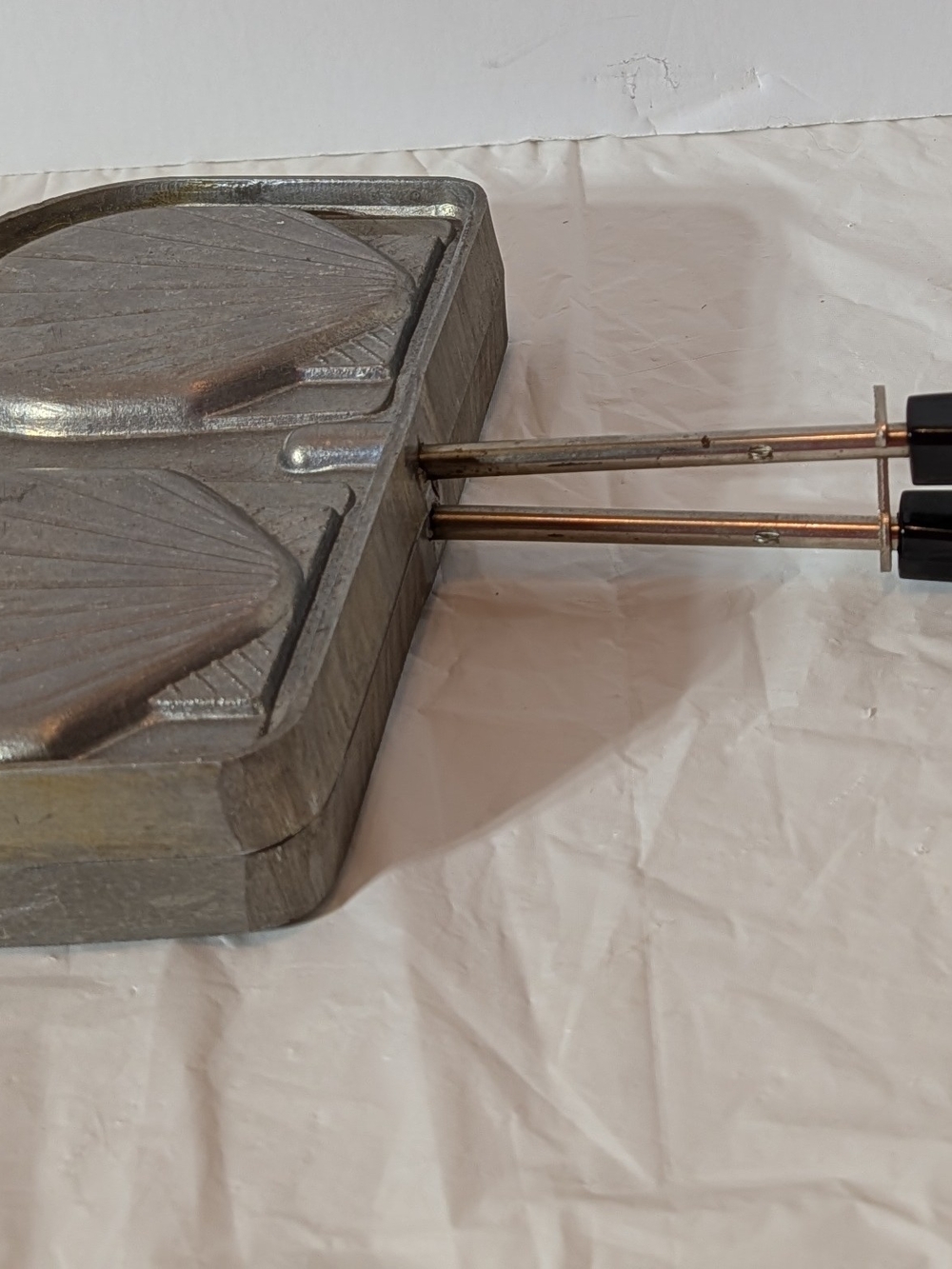 SEFAMA VGT Cast Aluminum Shell Design Double Mold Campfire Sandwich Maker